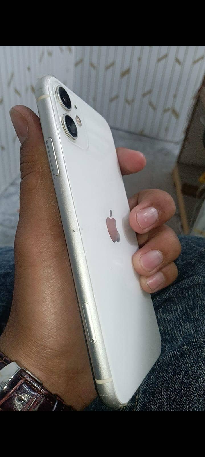 Apple iPhone 11 4