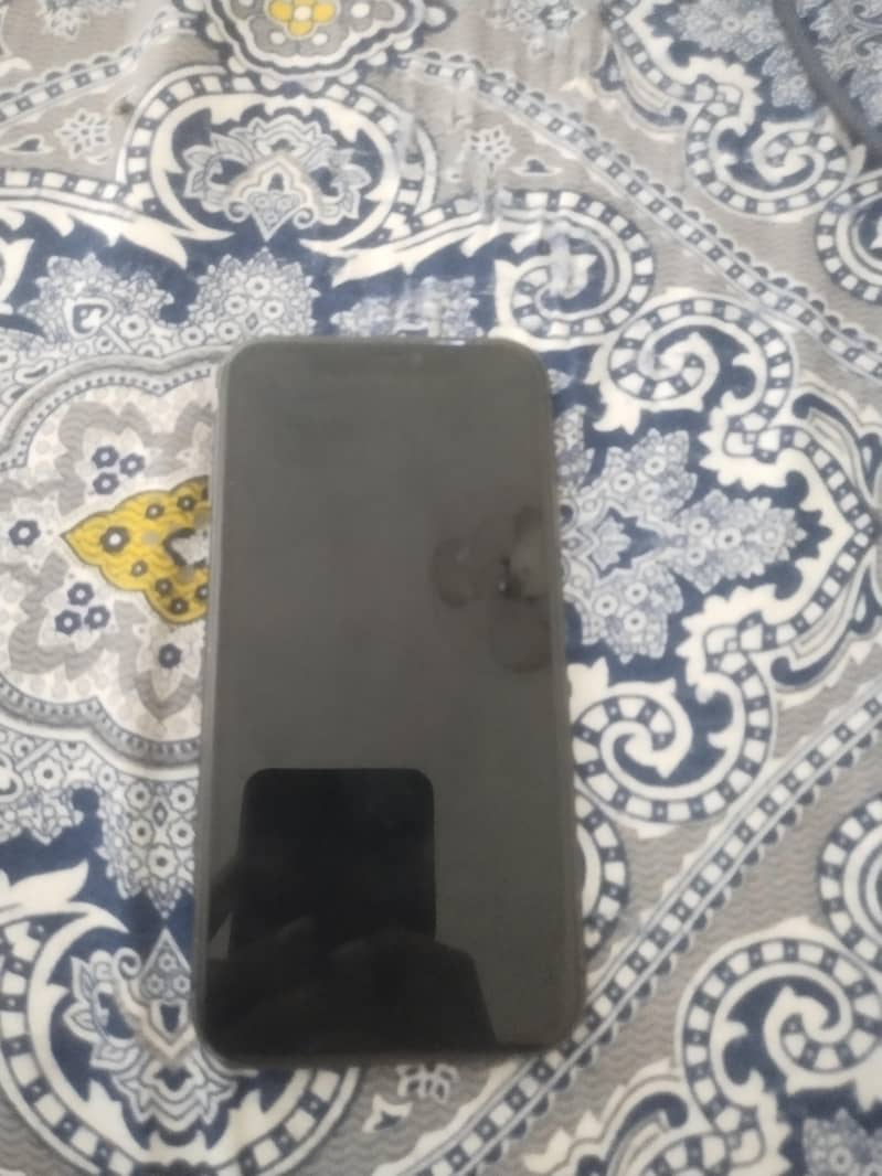 Apple iPhone 11 0