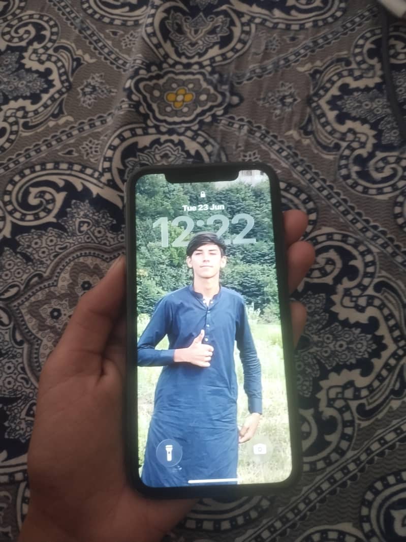 Apple iPhone 11 4