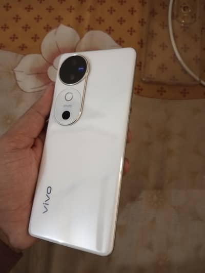 Vivo V40