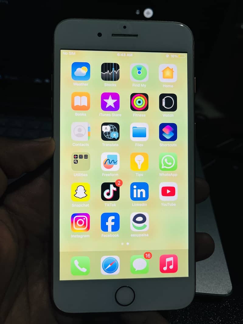 Apple iPhone 8 Plus 0