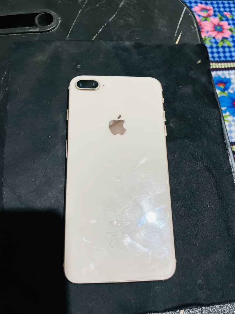 Apple iPhone 8 Plus 1
