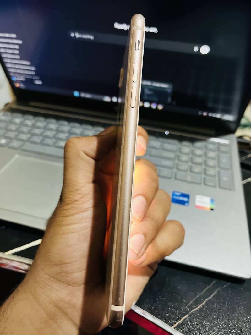Apple iPhone 8 Plus 5