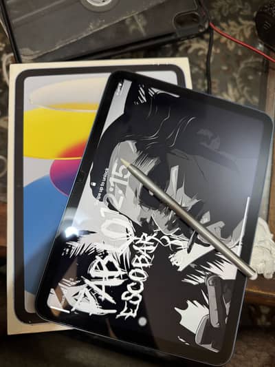 Apple iPad 10th Gen  (Like New with pen)