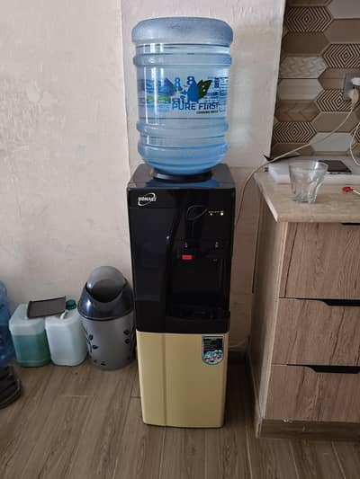 Water Dispenser with fridge Perfect Condition