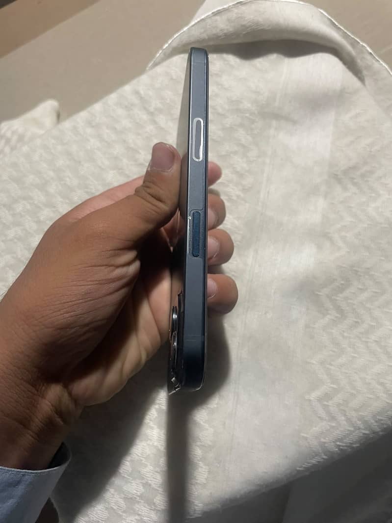 Apple iPhone 13 3