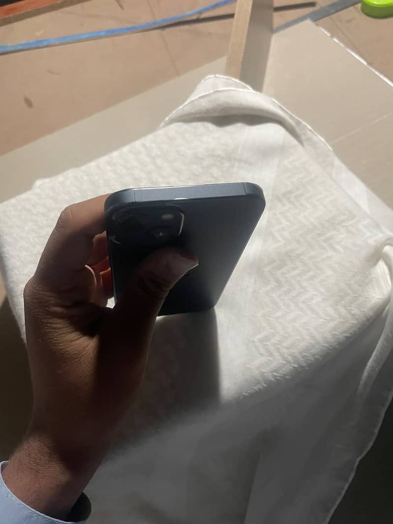Apple iPhone 13 6