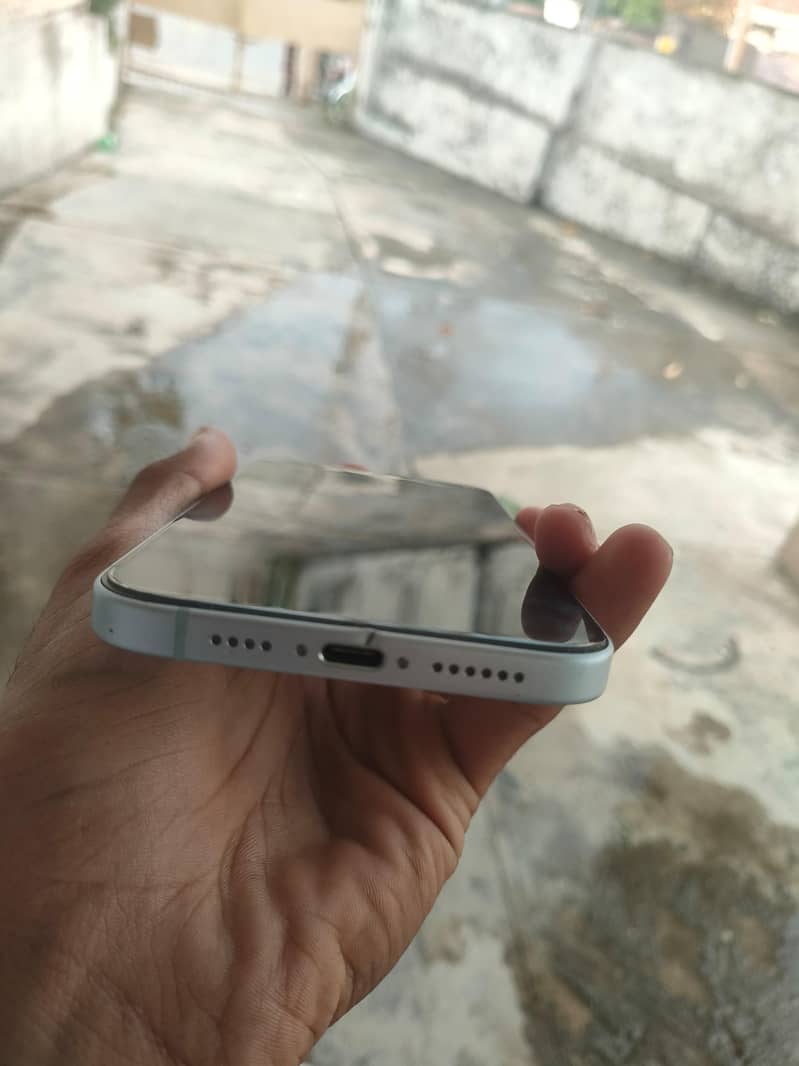 Apple iPhone 15 plus 6