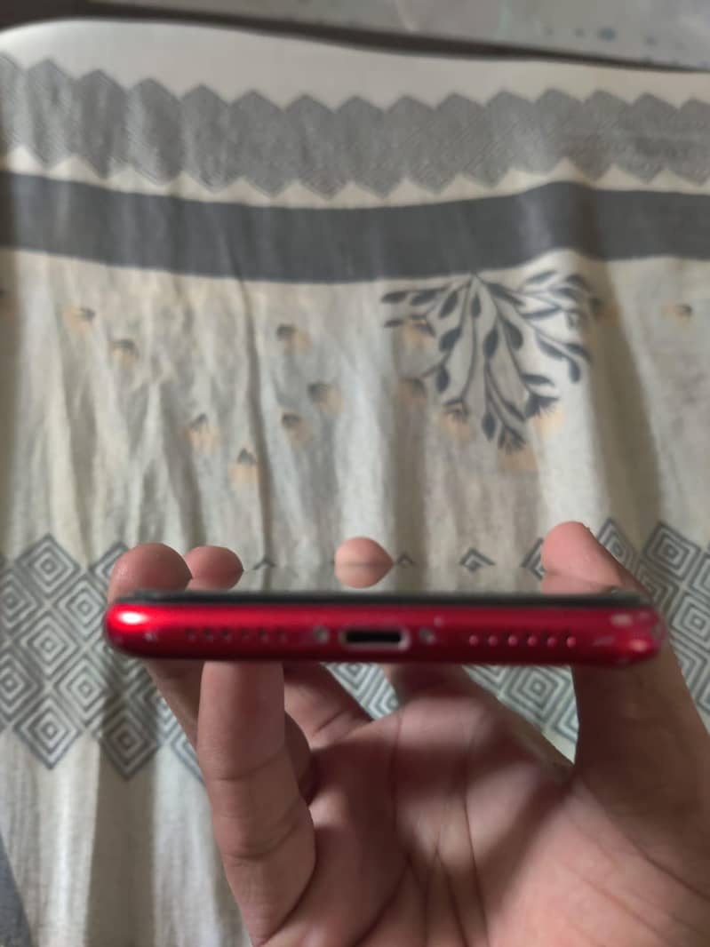 Apple iPhone 11 4