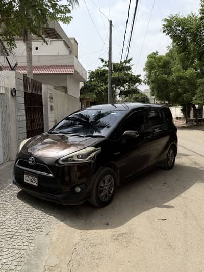 Toyota Sienta 2016