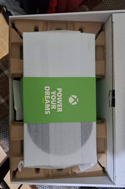 Xbox Series S with one controller