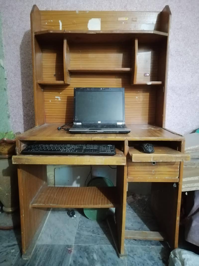 Computer Table 0