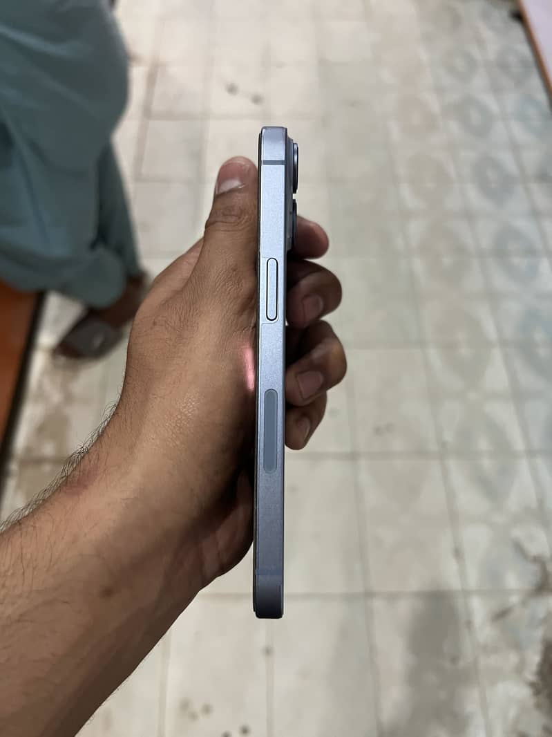 Apple iPhone 14 3