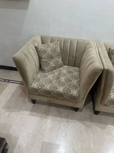 7 seater for sale in new condition