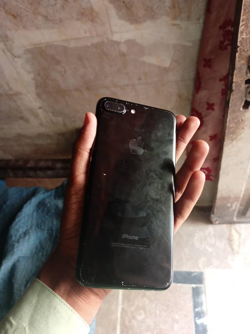 Apple iPhone 7 Plus 1