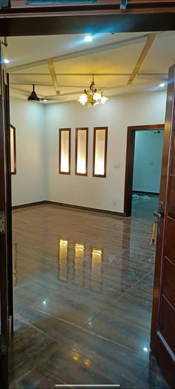 3BeD room upper portion available monthly for rent in ISLAMABAD E11
