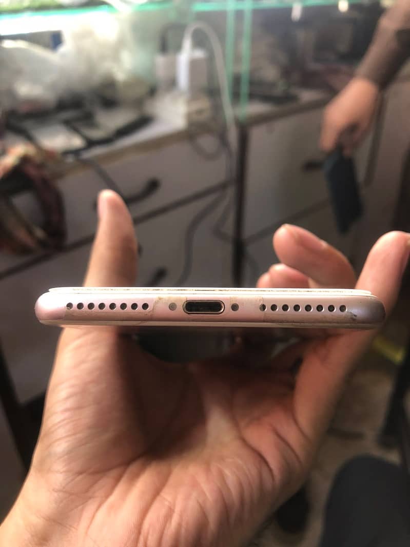 Apple iPhone 7 Plus 1