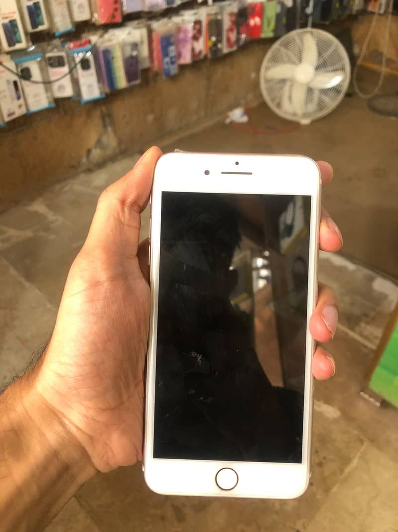 Apple iPhone 7 Plus 4