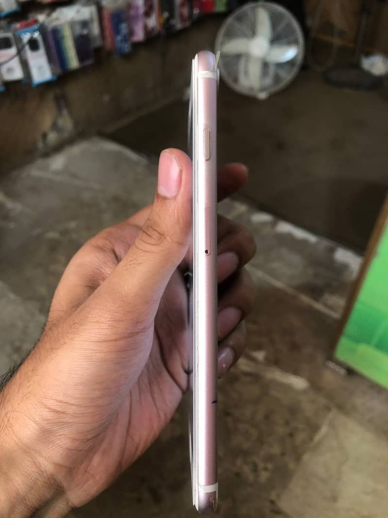 Apple iPhone 7 Plus 11