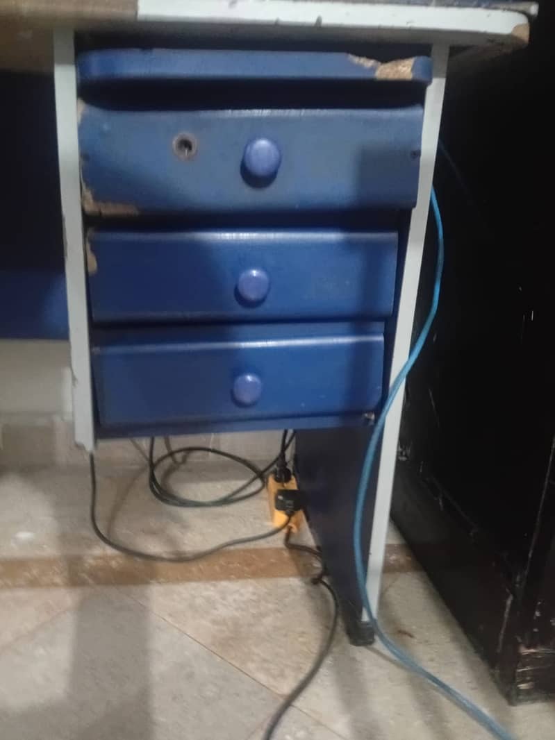 Computer / Study Table with Storage Drawers 1