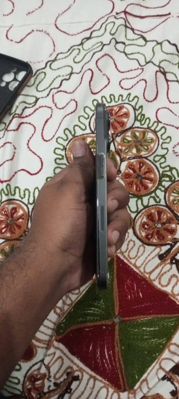 iphone 13 pro 2