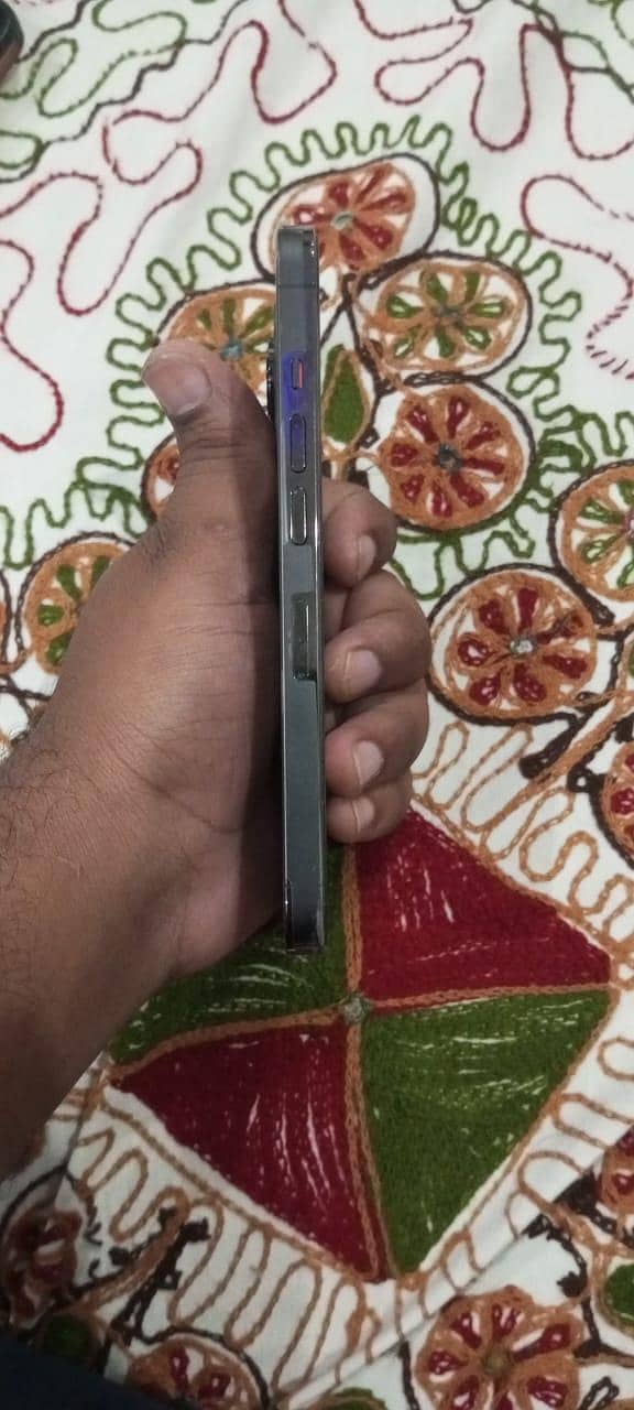 iphone 13 pro 4