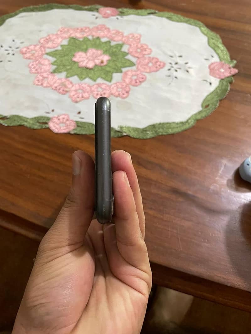 Apple iPhone 11 3