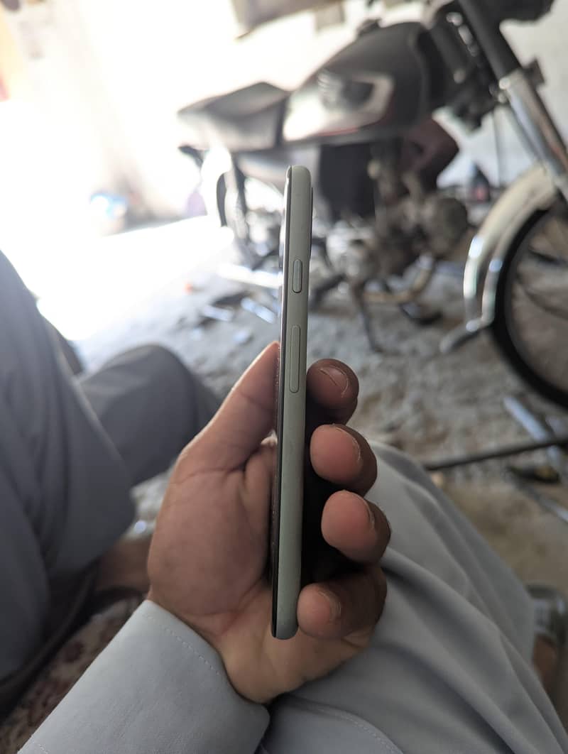 Google Pixel 5 4