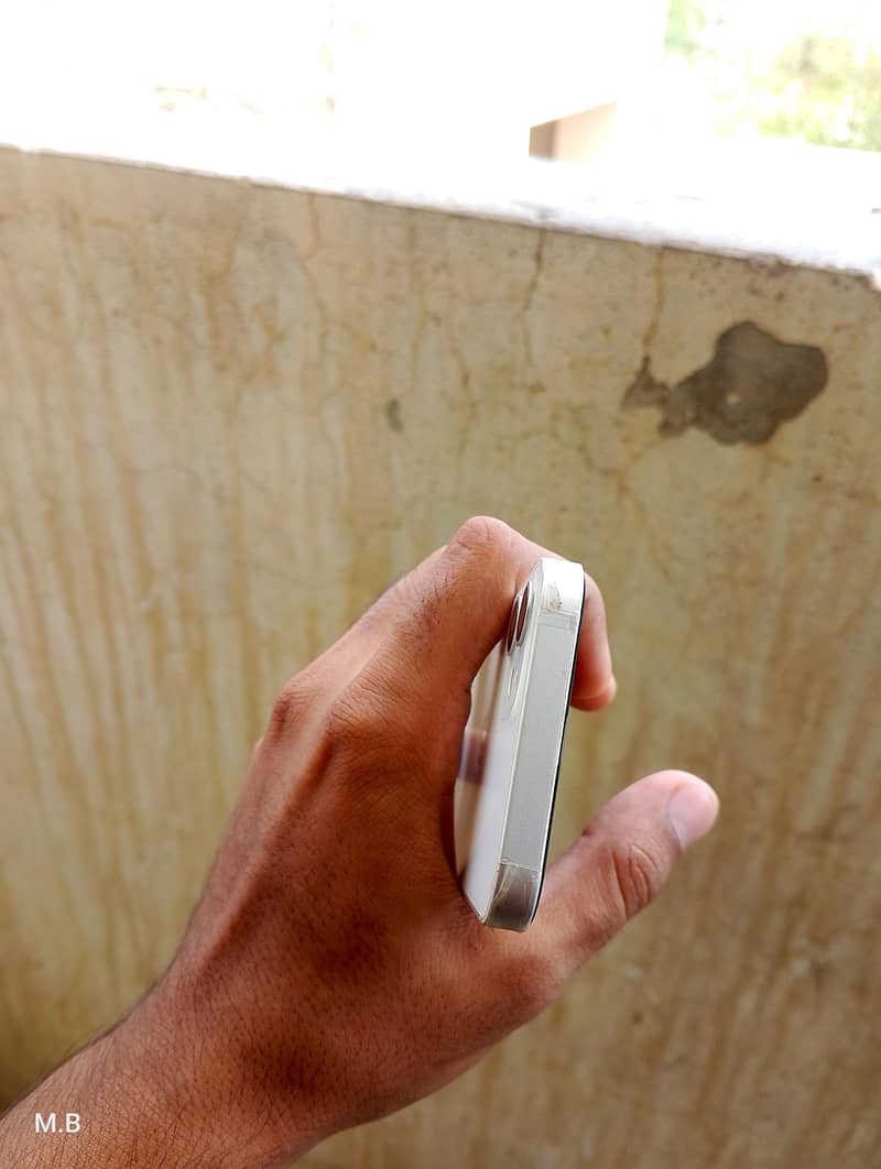 Apple iPhone 12 mini 4