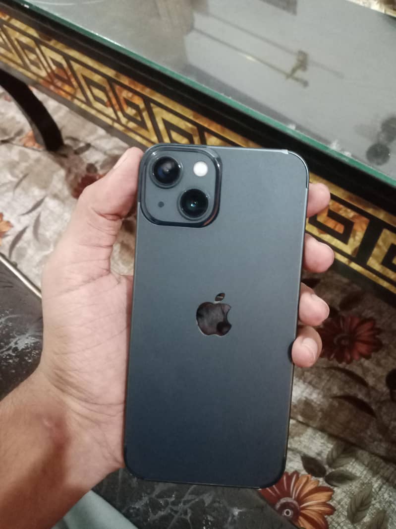 Apple iPhone 13 0