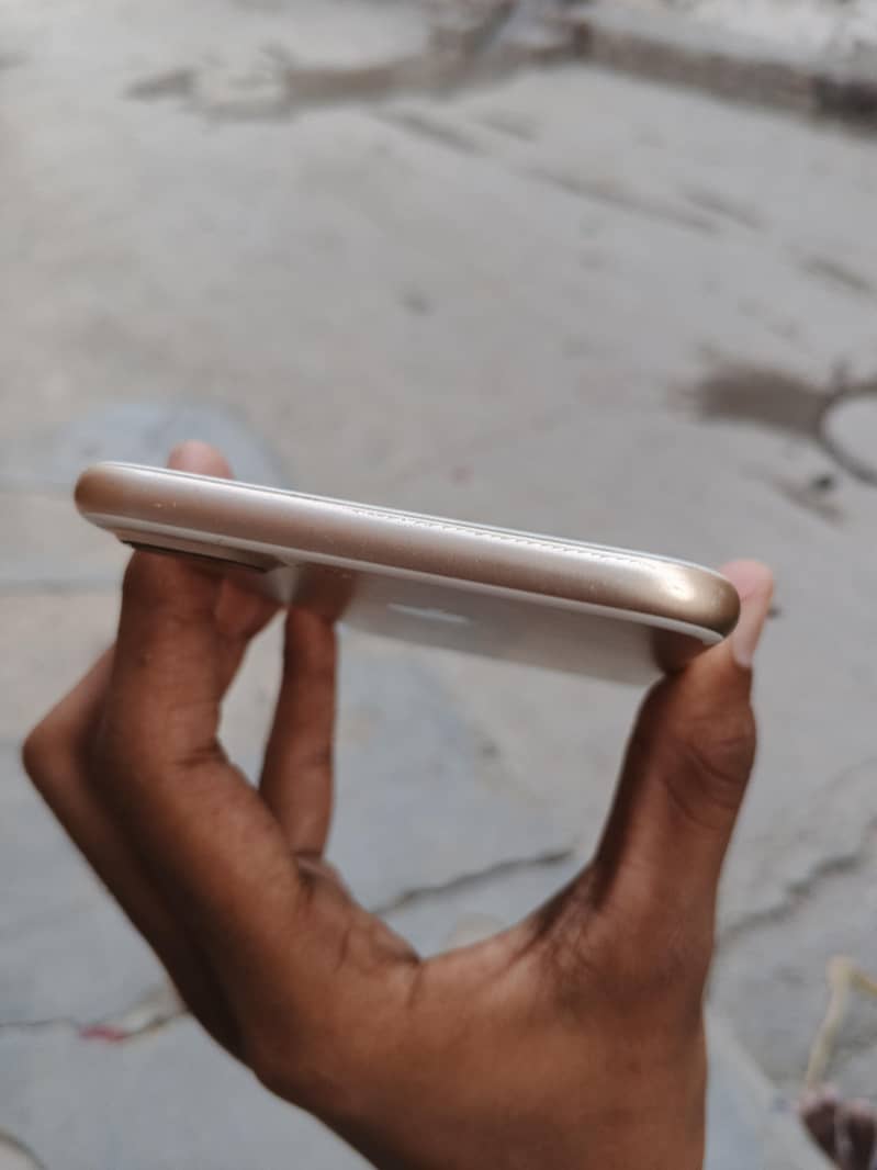 Apple iPhone 7 Plus 3