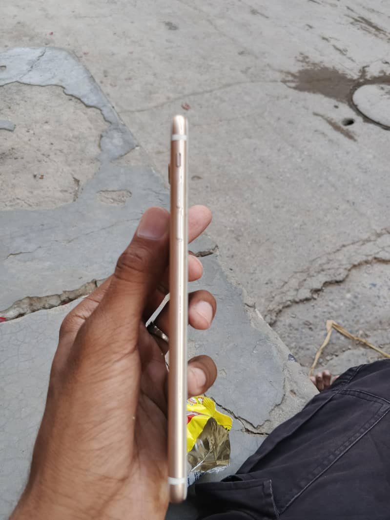 Apple iPhone 7 Plus 4
