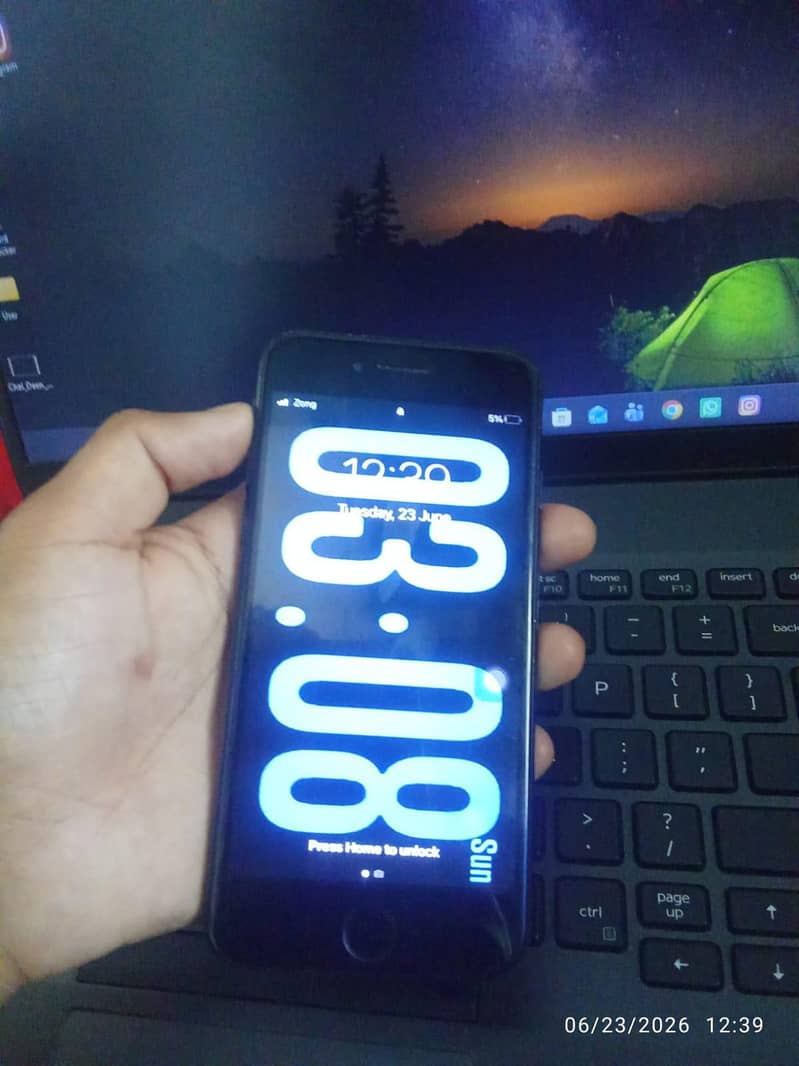 Apple iPhone 7 0