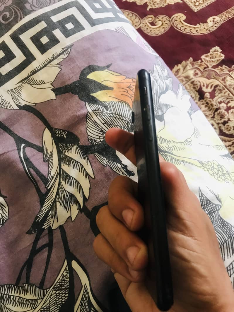 Apple iPhone 7 5