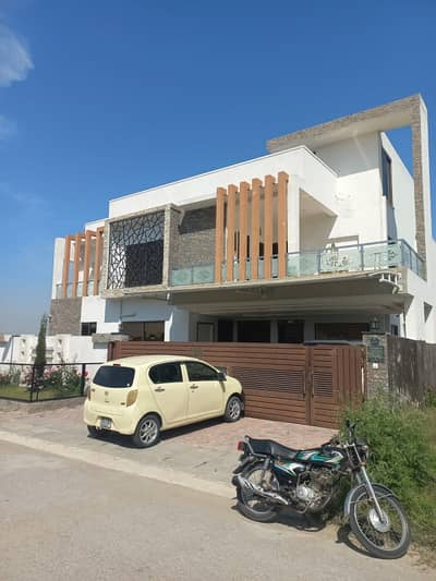 14 Marla Brand New Park Facing Upper Portion in Sector G Bahria Town Phase 8