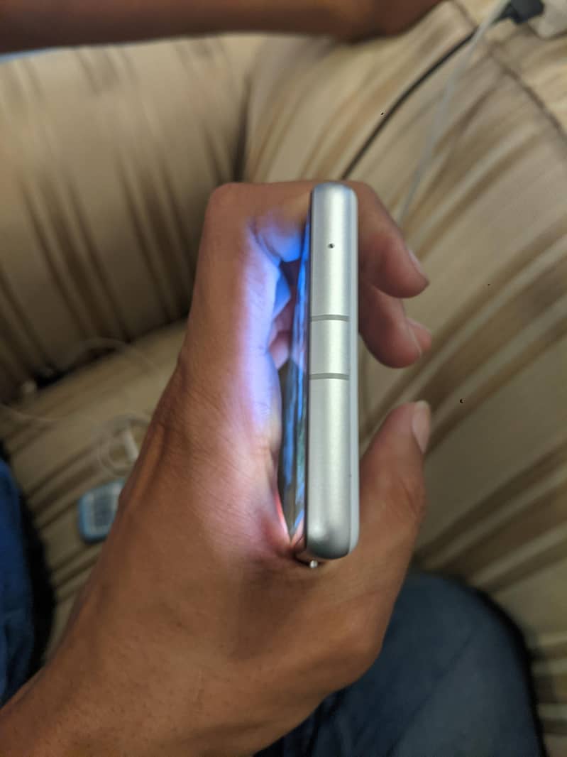 Google Pixel 7a 4