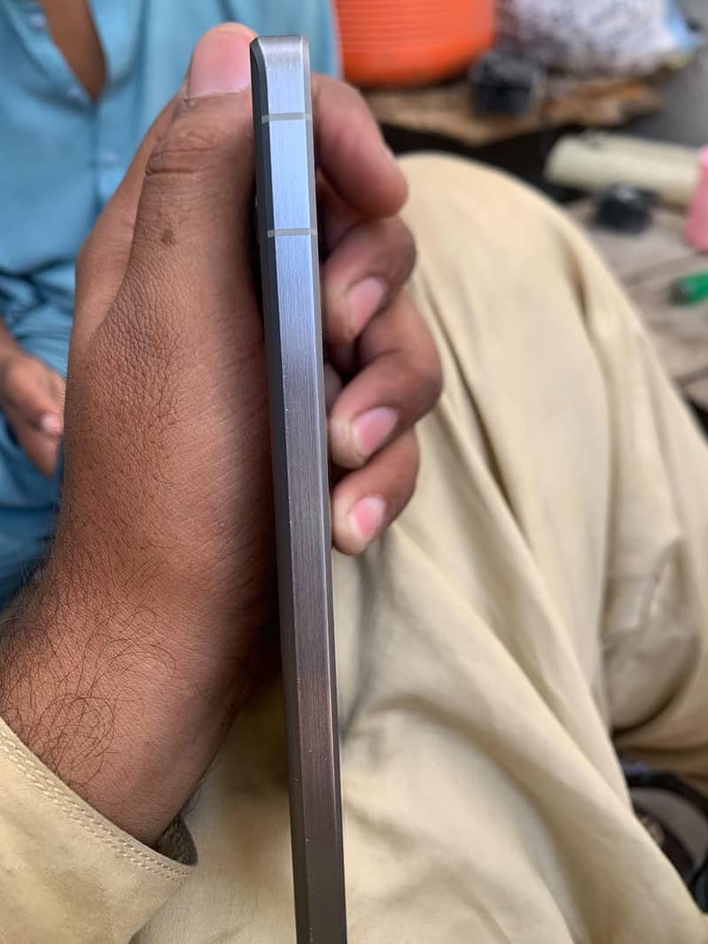 Sharp Aquos Crystal 1