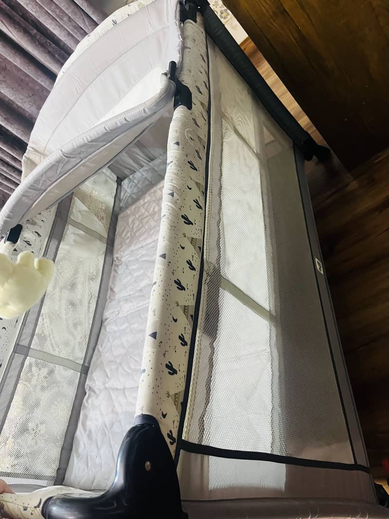 Cot plus playpen 0