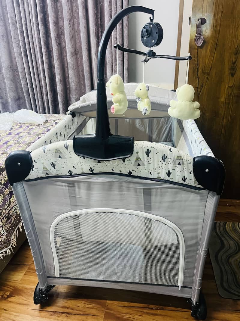 Cot plus playpen 1