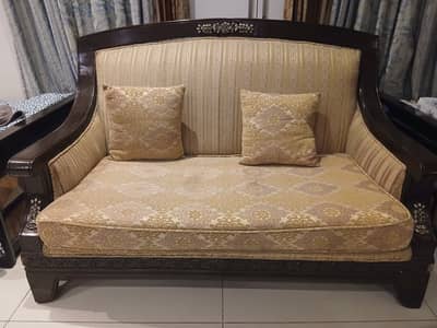 7 seater sofa set with centre table