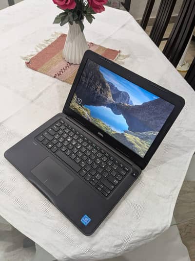 Dell Latitude 3380 (Excellent Battery)