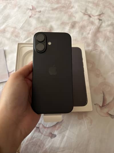 Apple iPhone 16