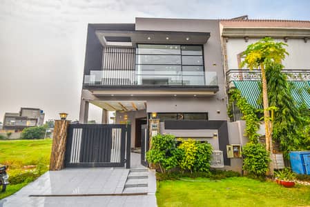 5 MARLA BRAND NEW MODERN DESIGNER HOUSE FOR RENT