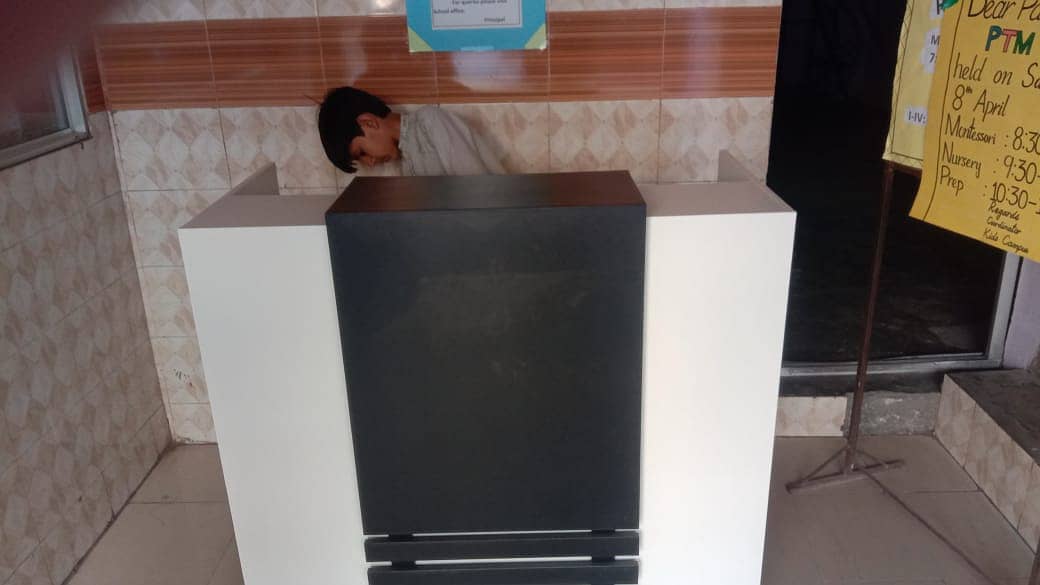 Reception Table | Counter Table 4