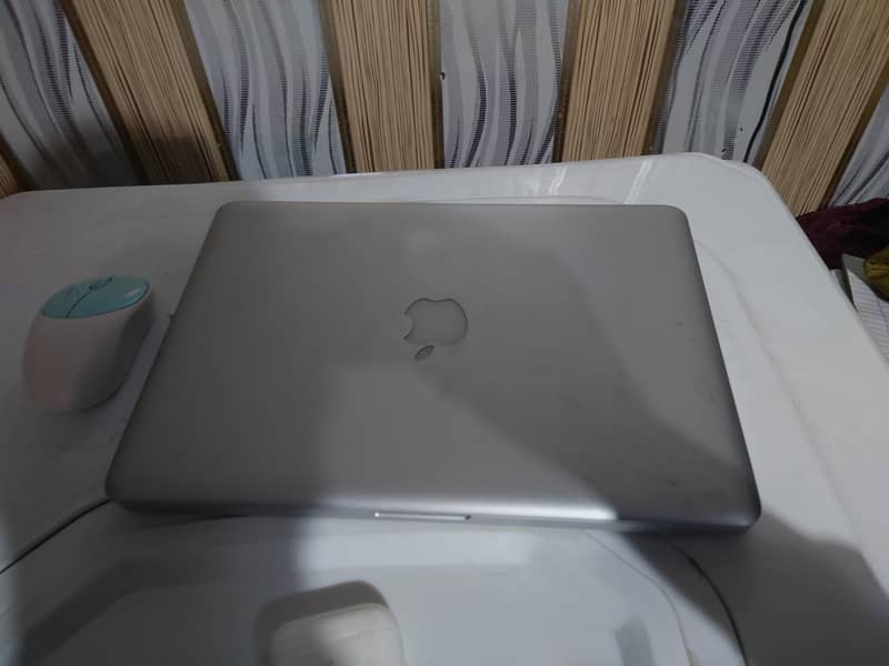 MacBook pro 2012 0