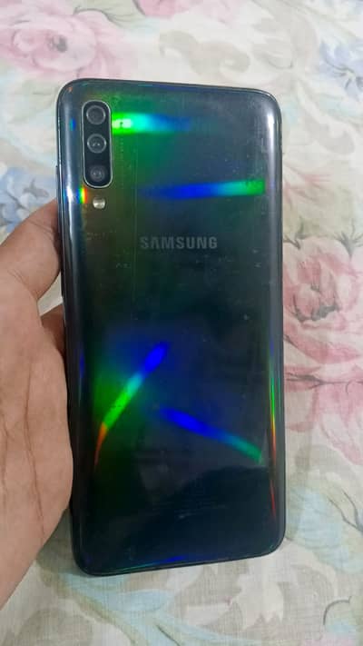 Samsung Mobile A70