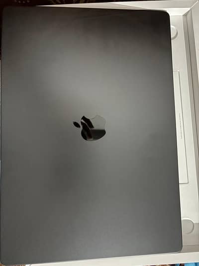 Apple MacBook Pro M4 Max | 64gb Ram | 1TB SSD | Professional laptop