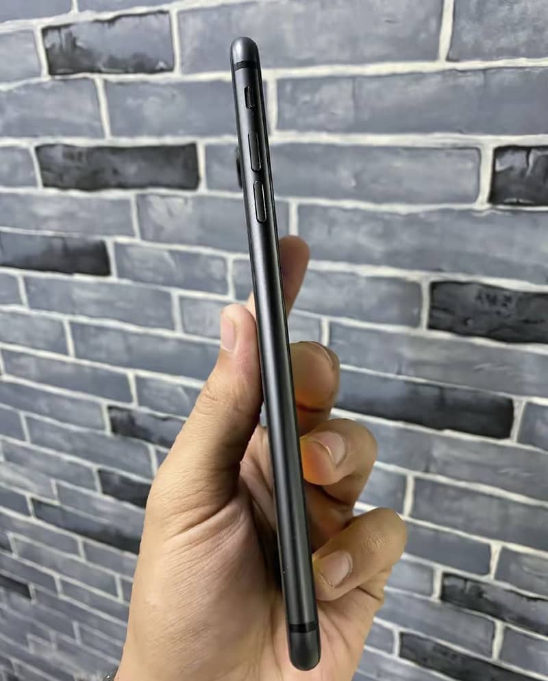 Apple iPhone 8 Plus 1