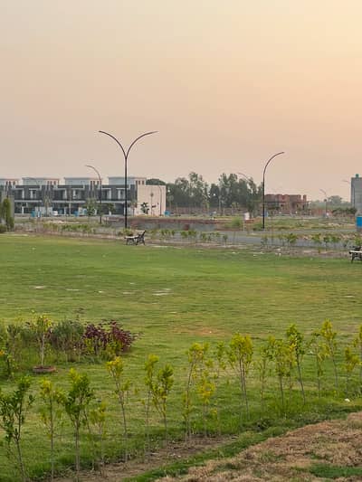 Hateem city Lahore A luxurious project by Faisal Movers Housing (FM Group) Just 25 minutes drive from Thokar Niaz Baig. Located on Main Shaikupura Road Shraqpur Sharif