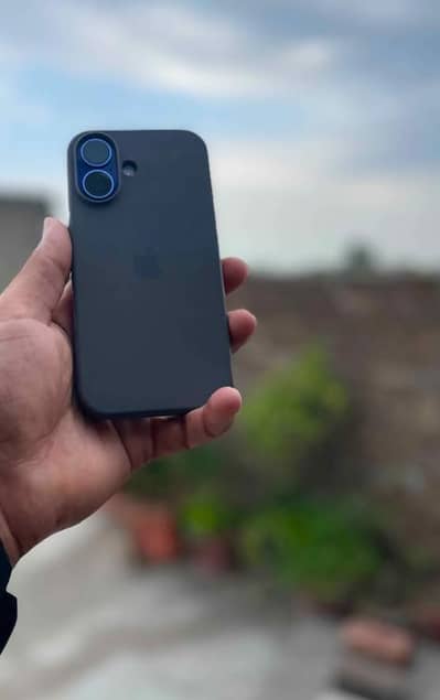 Apple iPhone 16